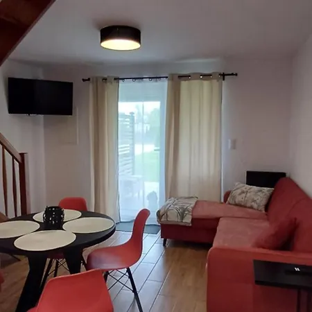 Nadmorskie Lofty Апартаменты Гонски